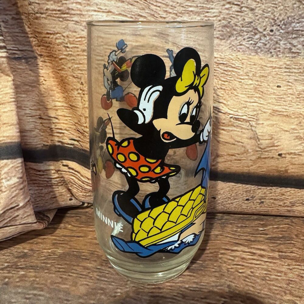 Vintage Minnie Mouse Pepsi Glass 1978 Cowboy Mickey Morty Ferdie Disney Series